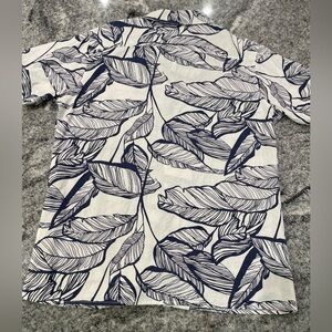 👕 2 for $30👕 | Mens | Medium | Button Down Shirt | Tropical Print | Blue/White